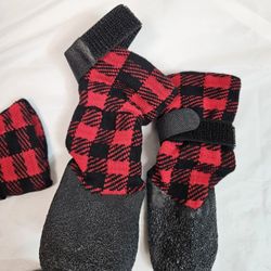 Anti-Slip Dog Socks 4pcs Paw Protector Traction Control Adjustable 
