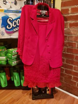 In great used condition red skirt outfit