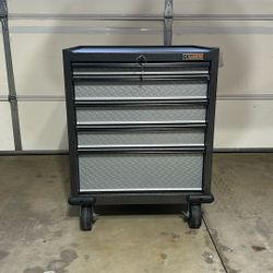 Gladiator premier five drawer rolling tool chest excellent condition complete with keys and drawer liner