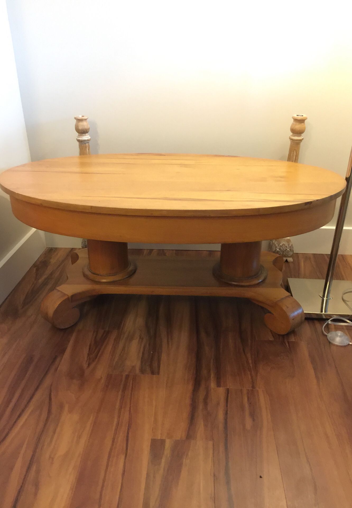 Library/gladiator table - antique