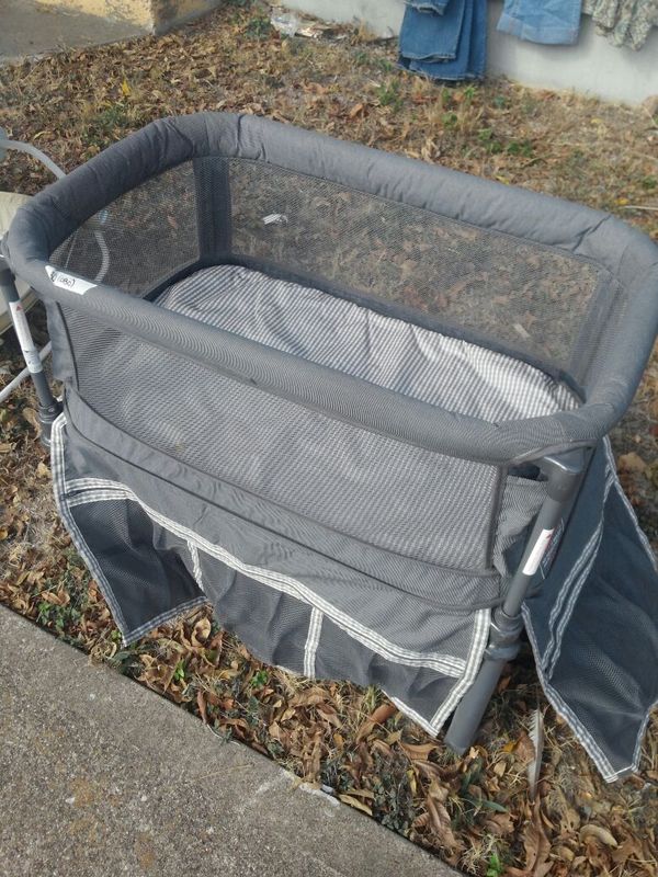 Safe Surround Portable Bassinet For In Dallas Tx Offerup