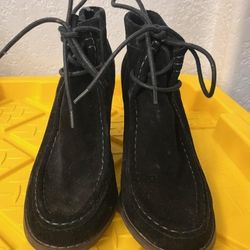 Womans Wedge Bootie Size 8