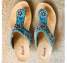Sandals with Kitten Heels - 6