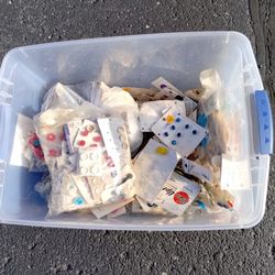 TOTE OF OLD BUTTONS 
