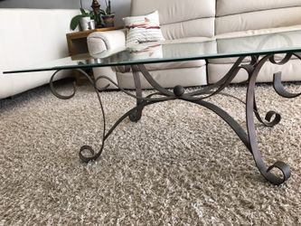 glAss coffee table cast aluminum beautiful great shape