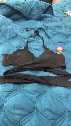 Medium wrap around bikini top- new.
