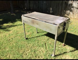 Holstein Charcoal Grill