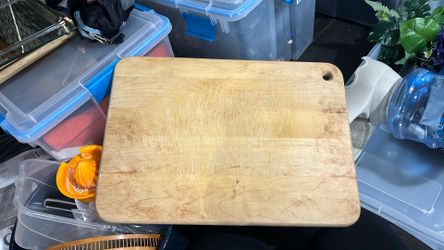 Large wood cutting board. No smoking, no fragrances