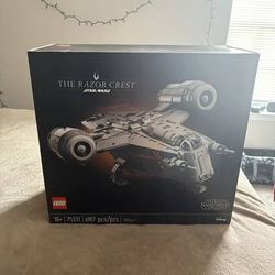 LEGO Star Wars The Razor Crest 75331 Ultimate Collector Series 6187 Pieces Set