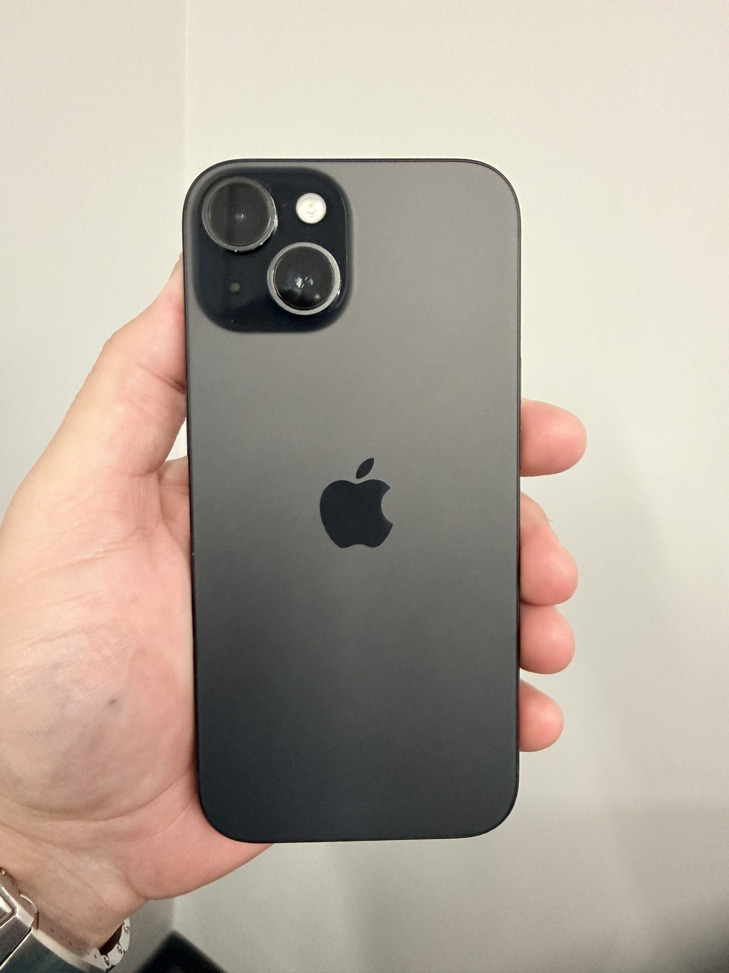 IPhone 15 256 GB, Great Condition. Unlocked Use any carrier. Hablo Espanol.