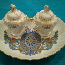 Elizabeth Arden 3-Piece Porcelain Vanity Set

