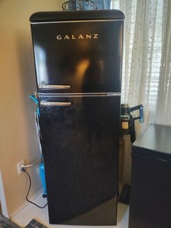 Galenz Retro 10 cubic ft Refrigerator