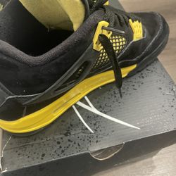 Air Jordan 4 Retro Thunder 2023 Men Size 10 W 11.5 DH6927-017 Yellow Black