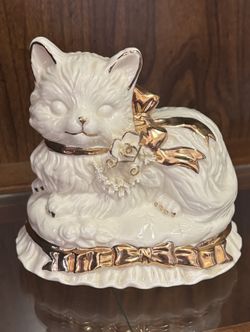Cream Gold Cat Music Box 