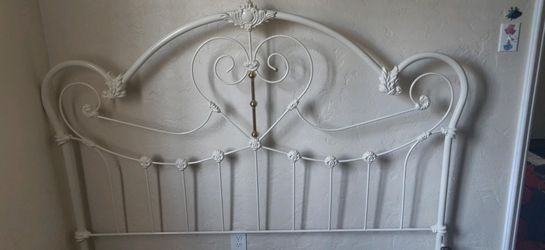 CALKING SHABBY CHIC BED FRAME
