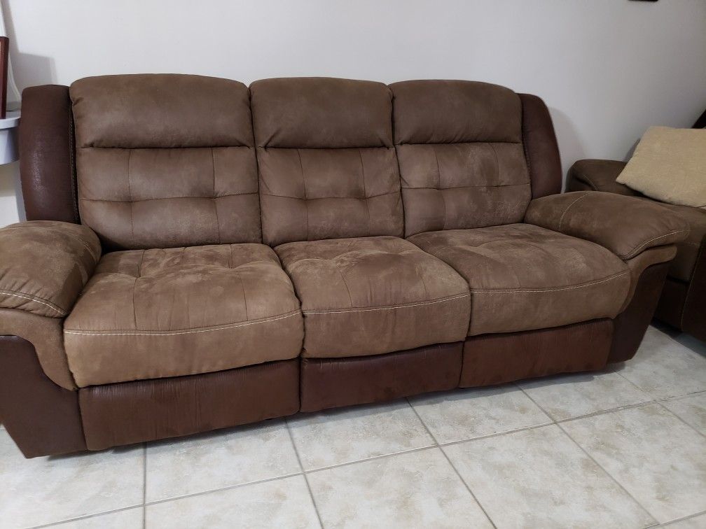 SOFA SET IN GOOD CONDITIONS