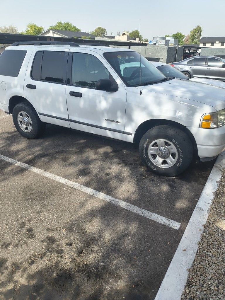 2004 Ford Explorer
