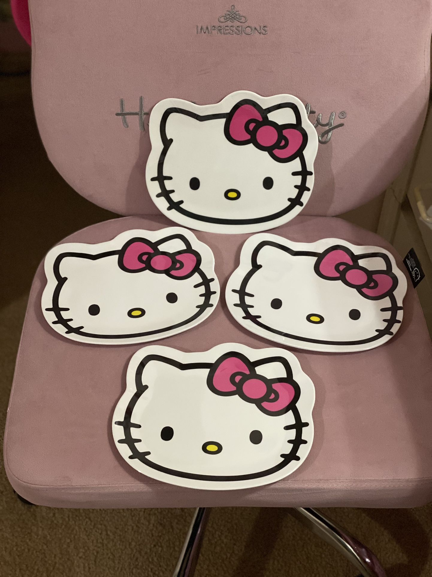 Hello Kitty Plates