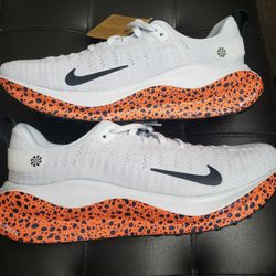 Nike Elite Running Shoes sz 9.5 Brand New