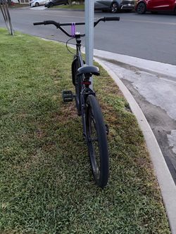 Black SE bike