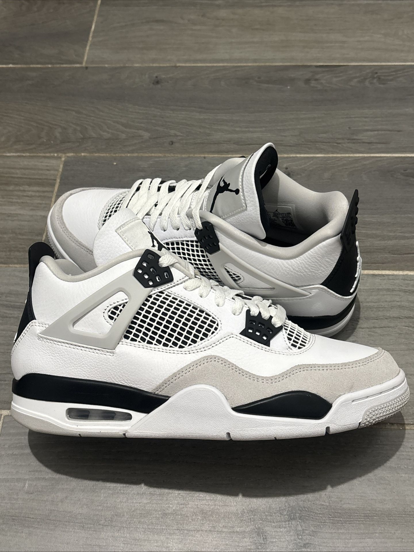 Size 10.5 - Jordan 4 Retro Mid Military Black Condition 9/10🧼🧼