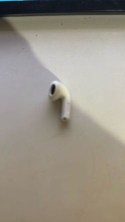 Apple AirPods 4th Generation Left Side Only!