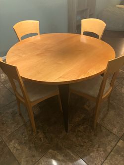 Antonio Sibeo table and 4 chairs