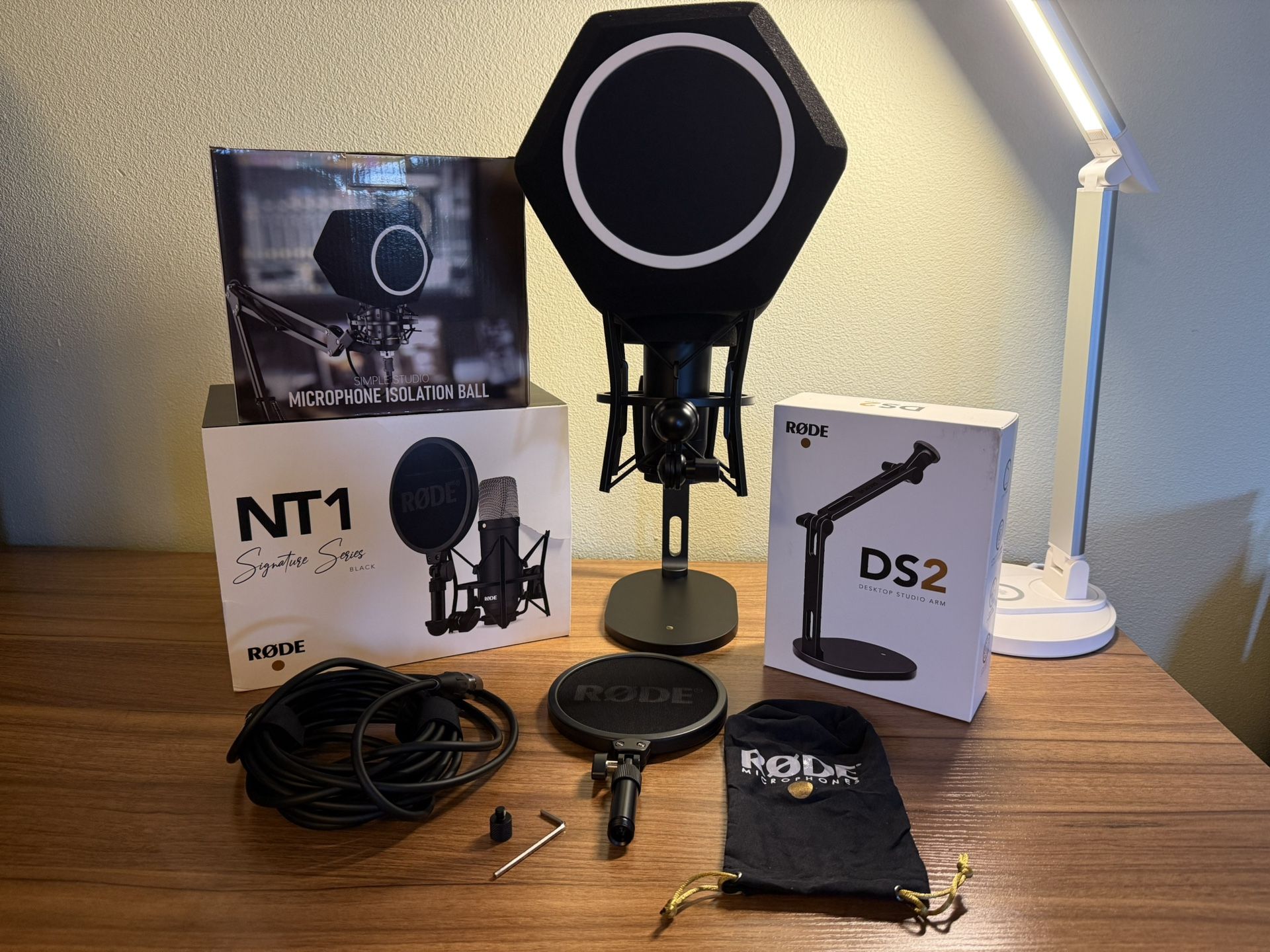Rode NT1 Signature Microphone Bundle