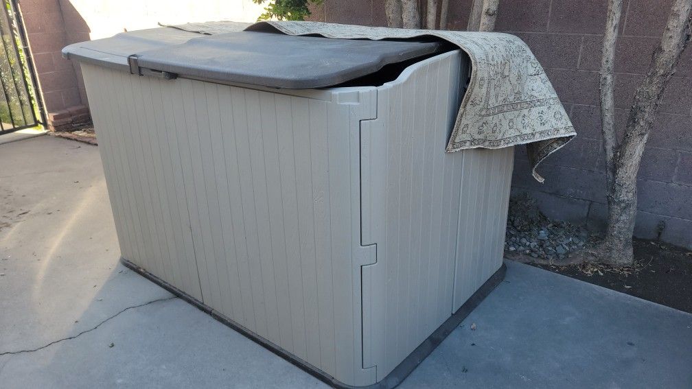 Suncast - 4x6 Storage Shed