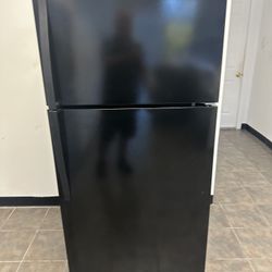 Whirlpool Black Top And Bottom Refrigerator 