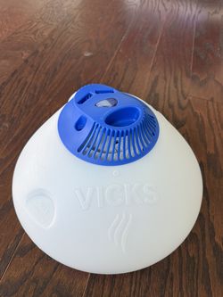 Vicks Warm Steam Vaporizer — Like New, 1.5-Gal Tank with Night Light