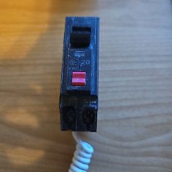GE Single Pole GFI Breaker With Pigtail