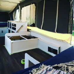 Coleman pop Up Trailer