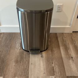 Stainless steel garbage can for 13 gallon bags
