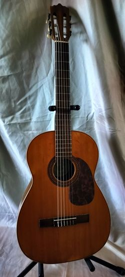 Vicente Sanchis Spanish classical flamenco guitar with case