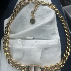 Dior choker neckless 