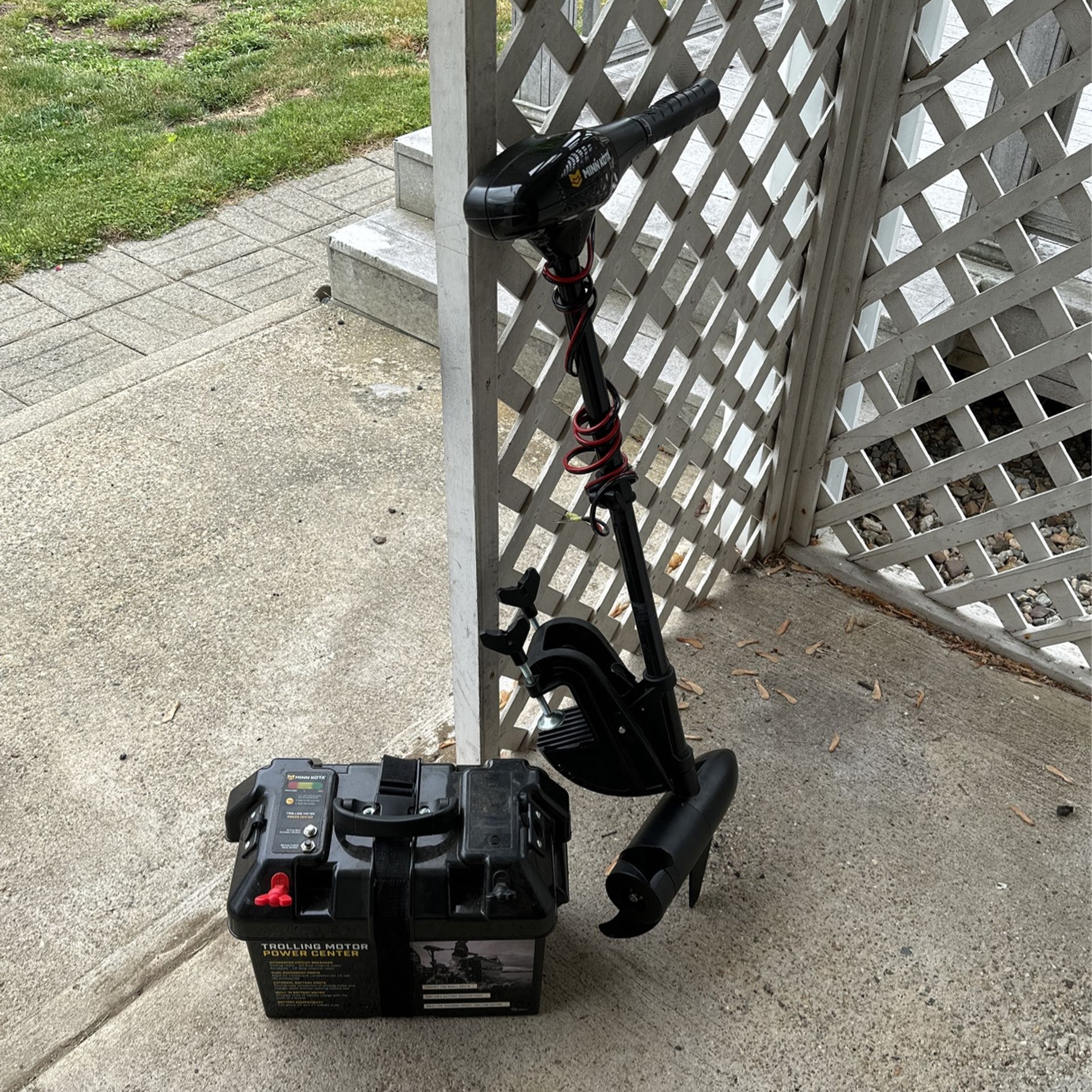 Minn Kota 30lb Thrust with Battery Box 