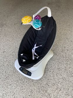 4moms MamaRoo Baby Swing with Toy Bar