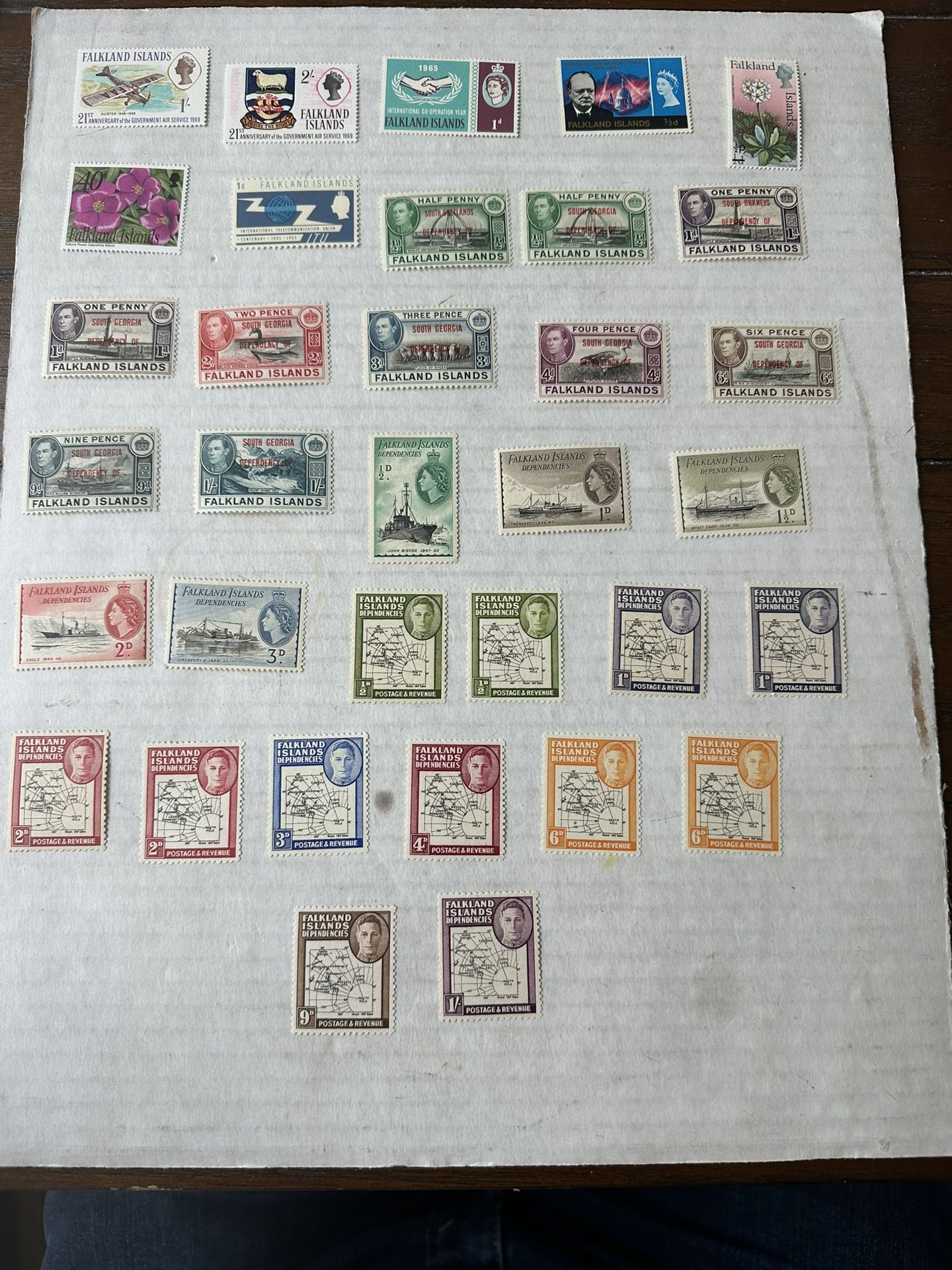 Falkland Islands Collection Of 32 Stamps Mint Hinge