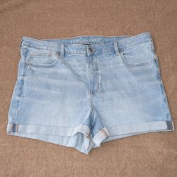 American Eagle Light Blue Next Level Stretch Jean Shorts Size 20