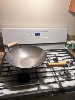 New 14” Carbon Steel Wok With Wood Side Handle