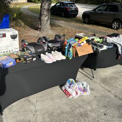 Yard Sale In Saxon Ridge Neighborhood (Deltona)
