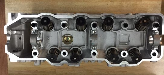 22R 22RE  Toyota Brand new Heads