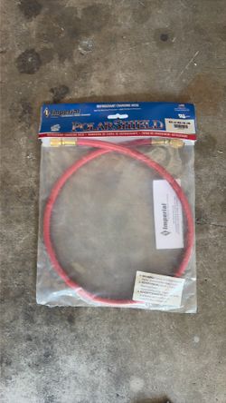 Refrigerant charging hoses