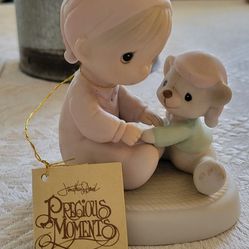 Precious Moments Figurine - May Your Christmas Be Cozy