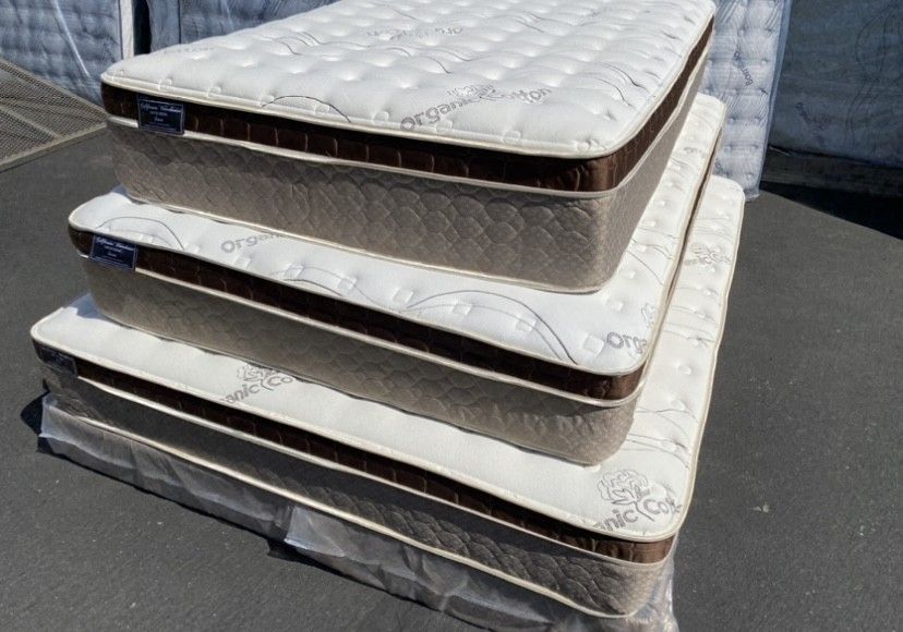 Ck Organic Cloud Edition Europillow Top 12inch Mattress!!