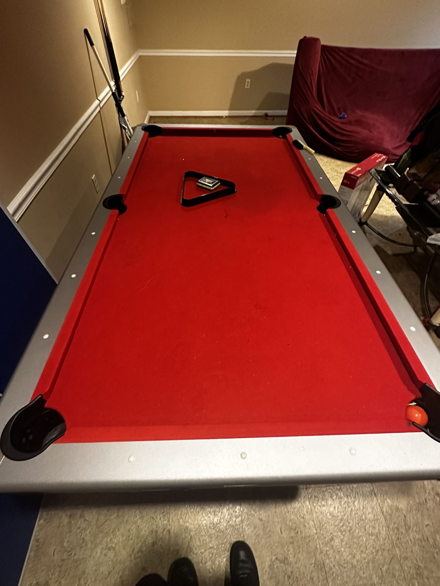 Hathaway Pool Table / Ping Pong Table 