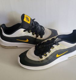 Men's Nike Air Shoes Size: 11.5