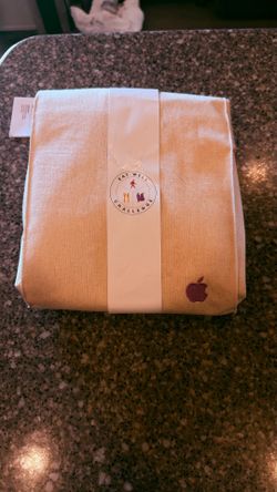 Apple lunch bag