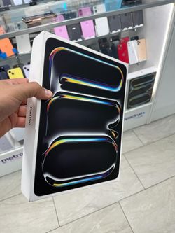 iPad Pro 13" M5 WiFi + Cellular – Like New